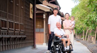 a-elder-in-a-power-wheelchair-going-on-a-trip-with-his-family