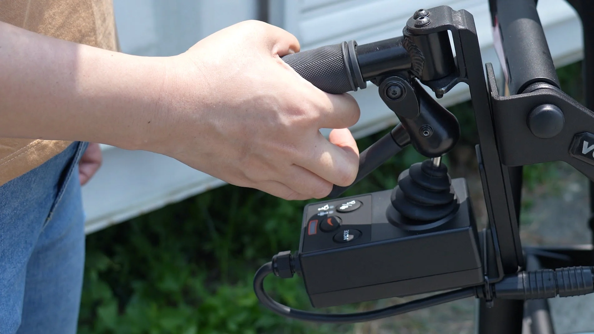 R-net Dual-How to Use the Ergo Attendant Control